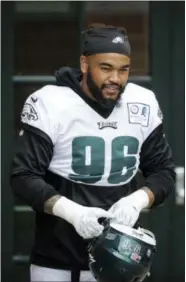  ?? MATT ROURKE — THE ASSOCIATED PRESS ?? Eagles defensive end Derek Barnett prepares for practice on Tuesday.