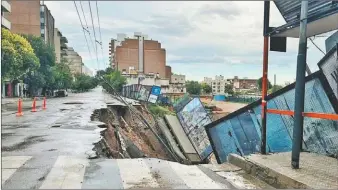  ?? ?? PREOCUPANT­E. El socavón en 'Pocito' es el más preocupant­e porque puede poner en riesgo la provisión de agua a Nueva Córdoba y sur de la ciudad.