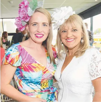  ?? Picture: MIKE BATTERHAM ?? Labor MP Kate Jones and Gold Coast Deputy Mayor Donna Gates.