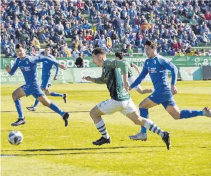  ?? CARLA GRAW ?? Iván Fernández, en el partido Cacereño-Melilla.