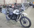  ?? MIKE DE SISTI / MILWAUKEE JOURNAL SENTINEL ?? The Royal Enfield Himalayan, an “adventure touring” bike suited for off-road use as well as commuting to work, was introduced this spring.