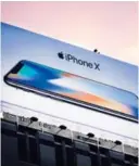  ?? AFP ?? El iPhone X, lanzado el año pasado, tuvo un precio inicial de venta de casi $1.000.