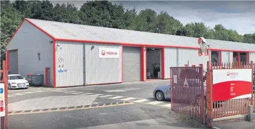  ??  ?? Above, Veolia’s existing depot on Ditton Road in Widnes and below, Halebank Parish Council chairman Colin Rowan