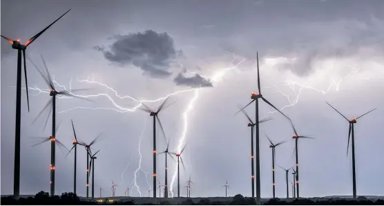  ??  ?? Tormenta eléctrica en Alemania.