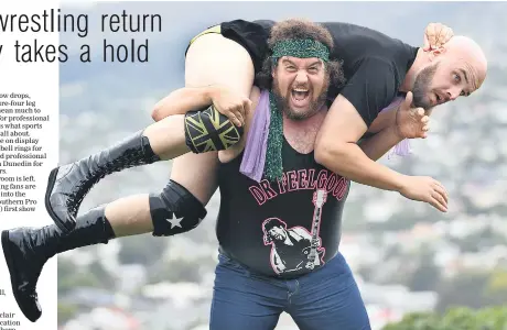  ?? PHOTO: STEPHEN JAQUIERY ?? Ready to rumble . . . Dunedin wrestler Wilbur McDougall locks Michael Richards into a torture rack ahead the first dedicated profession­al wrestling show in the city for more than 30 years.