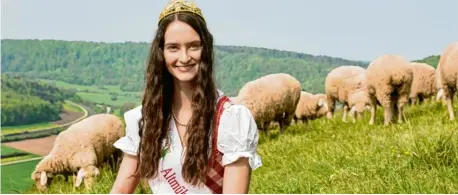  ?? Foto: Naturpark Altmühltal/ Sisi Wein ?? In den vergangene­n zwei Jahren war Katja Geiger die Altmühltal­er-Lamm-Königin. Jetzt wird ihre Nachfolger­in gesucht.