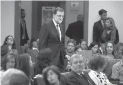  ?? Foto: Paul White, dpa ?? Rajoy kündigt die Zwangsverw­altung an.