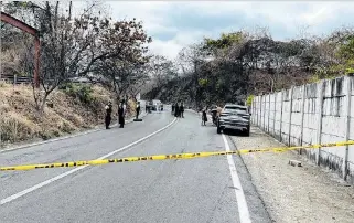  ?? CORTESÍA ?? Guayaquil. En este tramo que une la vía a la costa con la Perimetral fue dejado el cuerpo de Alvarado Villamar.