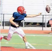  ?? CARLINE JEAN/STAFF FILE PHOTO ?? Quarterbac­k Nik Scalzo will lead Cardinal Gibbons against American Heritage.