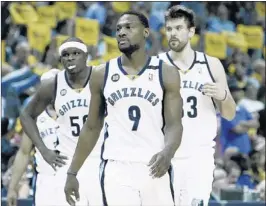  ?? MIKE BROWN/THE COMMERCIAL APPEAL ?? Guard Tony Allen (center, with forward Zach Randolph and center Marc Gasol), one of the top defenders in the NBA, has repeatedly said that he would like to retire in a Grizzlies uniform. Griz CEO Jason Levine apparently would like that, too.