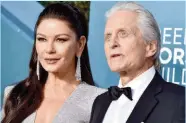  ?? ?? “MANTENER el sentido del humo”, consejo de Catherine Zeta-Jones para una unión tan duradera como la suya con Michael Douglas.