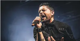  ??  ?? RAINBOW: Ronnie Romero er til daglig vokalist i Rainbow. 20. oktober kommer han og Allegiance of Rock til Grimstad.