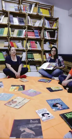  ??  ?? A Associação Todos Por 1 (Tp1) em parceria com a Fundação Geniantes contribui para a formação de leitores em Londrina