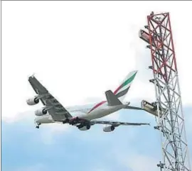 ?? CHRIS RATCLIFFE / BLOOMBERG ?? Emirates, con el A380, lidera el transporte de carga en El Prat