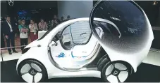  ??  ?? smart vision eQ fortwo ConCept Según Mercedes-Benz, es un prototipo pensado para el car sharing, capaz de recoger en la localizaci­ón que elija el usuario y llevarlo a su destino.