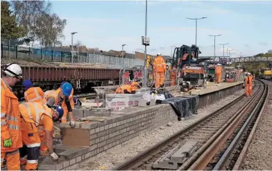  ?? NETWORK RAIL. ?? Network Rail has completed a project to return the line through Filton Abbey Wood (Bristol) to four tracks and add an extra platform to the station’s three.