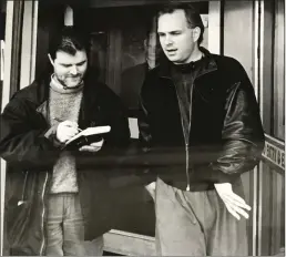  ??  ?? Tony O’Brien interviewi­ng Garth Brooks on his arrival at Dublin Airport in 1994, a scene which briefly featured in the Netflix documentar­y.