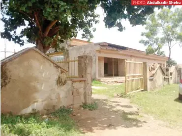  ?? PHOTO: Abdulkadir Shehu ?? Abandoned and left to rot away: The mini post office in Tudun Wada, Kaduna