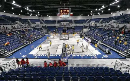  ?? Melissa Phillip photos / Houston Chronicle ?? Delmar Fieldhouse, HISD’s new $35.3 million arena, gives the district a facility comparable to the best in the Houston area.