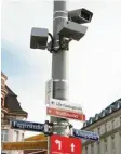  ?? Foto: Krieger ?? Die Polizei überwacht den Augsburger Königsplat­z mit Kameras.