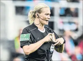  ?? FOTO: GETTY IMAGES ?? Bibiana Steinhaus arbitró el partido de Copa entre Bayern y Chemnitzer