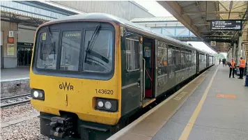  ?? –FelixM–/Creative Commons (CC0 1.0) ?? Towards the end of their lives some ‘143s’ received GWR’s smart green livery. No. 143620 leads fellow class mate No. 143611 at Exeter St Davids on September 21, 2019.