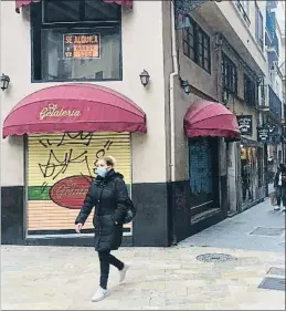  ?? NEKANE DOMBLÁS ?? Comercios cerrados en el centro de Palma