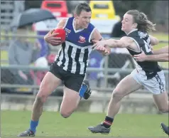  ?? Picture: WILLAMY IMAGES ?? BACK: Luke Chamberlai­n will be back from injury for Minyip-murtoa this season.