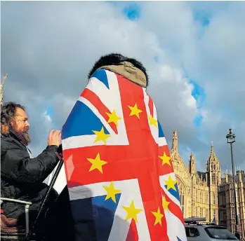  ?? REUTERS/EDDIE KEOGH ?? Pocos preveían el resultado del plebiscito con respecto al Brexit; hoy sobrevuela el arrepentim­iento