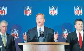  ??  ?? Roger Goodell dijo que debe haber respeto a la hora de la entonación.