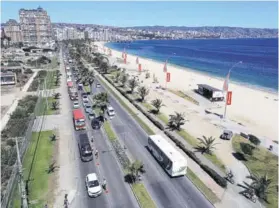  ??  ?? Una panorámica de la costanera en Viña del Mar