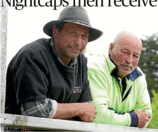  ?? ROBYN EDIE/STUFF 635003414 ?? Nightcaps men Conrad Waihape, left, and Phil Manson were presented with bravery awards.