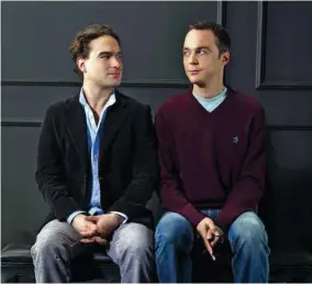  ??  ?? Johnny Galecki (Leonard) yJim Parsons (Sheldon) se despiden de sus fans en la temporada 12.