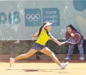  ?? CORTESÍA COC ?? María Camila Osorio está en las semifinale­s del torneo de tenis y sueña con una medalla olímpica.