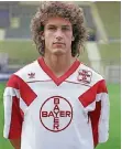  ?? FOTO: DPA ?? Heiko Herrlich als 17-Jähriger im Juli 1989 als Spieler von Bayer Leverkusen. Er schoss in 83 Spielen für die Werkself acht Treffer.