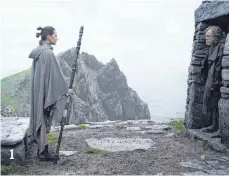  ?? FOTO: JONATHAN OLLEY/LUCASFILM/DISNEY ?? Rey (Daisy Ridley) trifft auf Luke Skywalker (Mark Hamill), der zum desillusio­nierten Eremiten geworden ist. 1