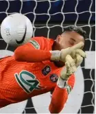  ?? AFP ?? Navas mantuvo su valla en cero y el París Saint-Germain selló un triunfo 3-0 ante el Lille.