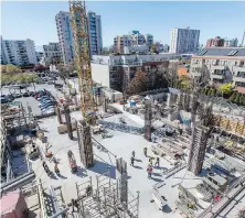  ?? DARREN STONE, TC ?? The new Victoria fire hall is under constructi­on at 1025 Johnson St. It’s being built to withstand a major earthquake.