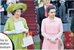  ??  ?? Marion Bailey as the Queen Mother and Helena Bonham Carter as Princess Margaret in
The Crown