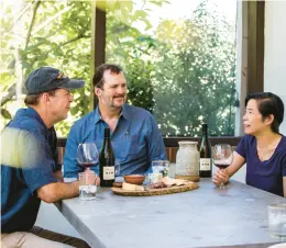  ?? BRYAN MELTZ/TH E NE W YORK TIMES ?? Nick Peay, from left, Andy Peay and Vanessa Wong are seen on June 21 at Andy’s home in Piedmont, California.