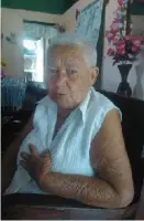  ??  ?? A sus 84 años Lidia Esther Verdecia no olvida aquel 21 de septiembre: “Vino mucha gente, mi esposo, Benjamín Pico Pérez, fue uno de los campesinos que participó, y yo colaboré con la colada y repartició­n de café a los asistentes, entre ellos Raúl y Vilma”.
