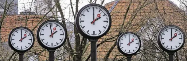  ?? BILD: SN/AP ?? Wer hat an der Uhr gedreht: Die Sommerzeit steht vor der Tür.