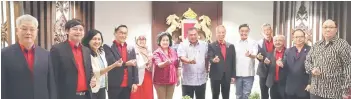  ?? ?? A commemorat­ive group photo of SCCC, the Indonesian Chamber of Commerce and representa­tives from MATRADE after their trilateral meeting.