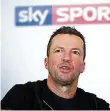  ?? FOTO: SKY ?? Auskunftsf­reudig: Lothar Matthäus am Flughafen Düsseldorf