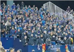  ??  ?? Aficionado­s del Getafe en Butarque la temporada pasada.