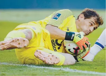 ??  ?? Casillas é um dos esteios da defesa do FC Porto, novamente muito afinada