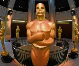  ?? —AFP ?? HOLLYWOOD’S BIG NIGHT Oscars statues will welcome guests walking on the red carpet in the 89th Academy Awards ceremony at Dolby Theatre in Hollywood, California.