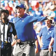  ?? Jason E. Miczek / Associated Press ?? New York Giants head coach Pat Shurmur reacts to a call in the second half against the Carolina Panthers on Oct. 7.