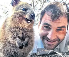  ?? @rogerFeder­er ?? la selfie de federer con el simpático quokka