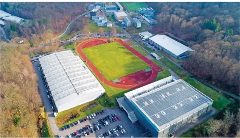  ?? FOTO: ROBBY LORENZ ?? Experten der landeseige­nen SHS könnten in Zukunft die Gebäude der Hermann-Neuberger-Sportschul­e instandhal­ten.